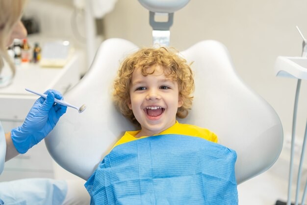 Pristup i postupci dentalnog asistenta u dječjoj stomatologiji