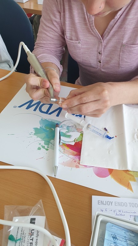 Endodontija s sistemom Reciproc: pot do apeksa