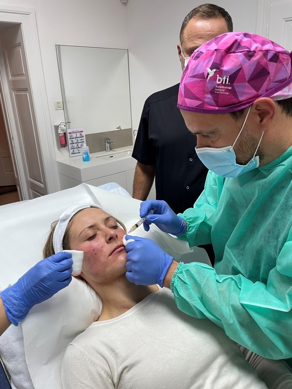 Uporaba plazme, bogate z rastnimi faktorji v estetski medicini