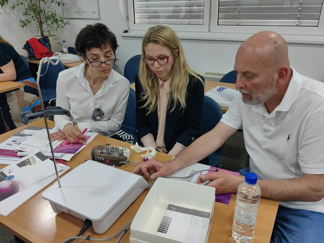 Uporaba tehnologije PRGF endoret in implantatnega sistema bti v vsakodnevni praksi - predavanja in delavnica