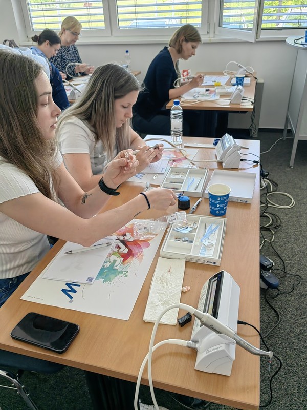 Endodontija s sistemom Reciproc: pot do apeksa