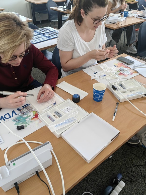 Endodontija s sistemom Reciproc: pot do apeksa